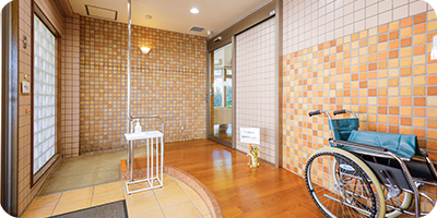 玄関スロープ・車いす用トイレ・全館バリアフリー